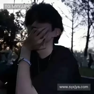 滑璇鸣